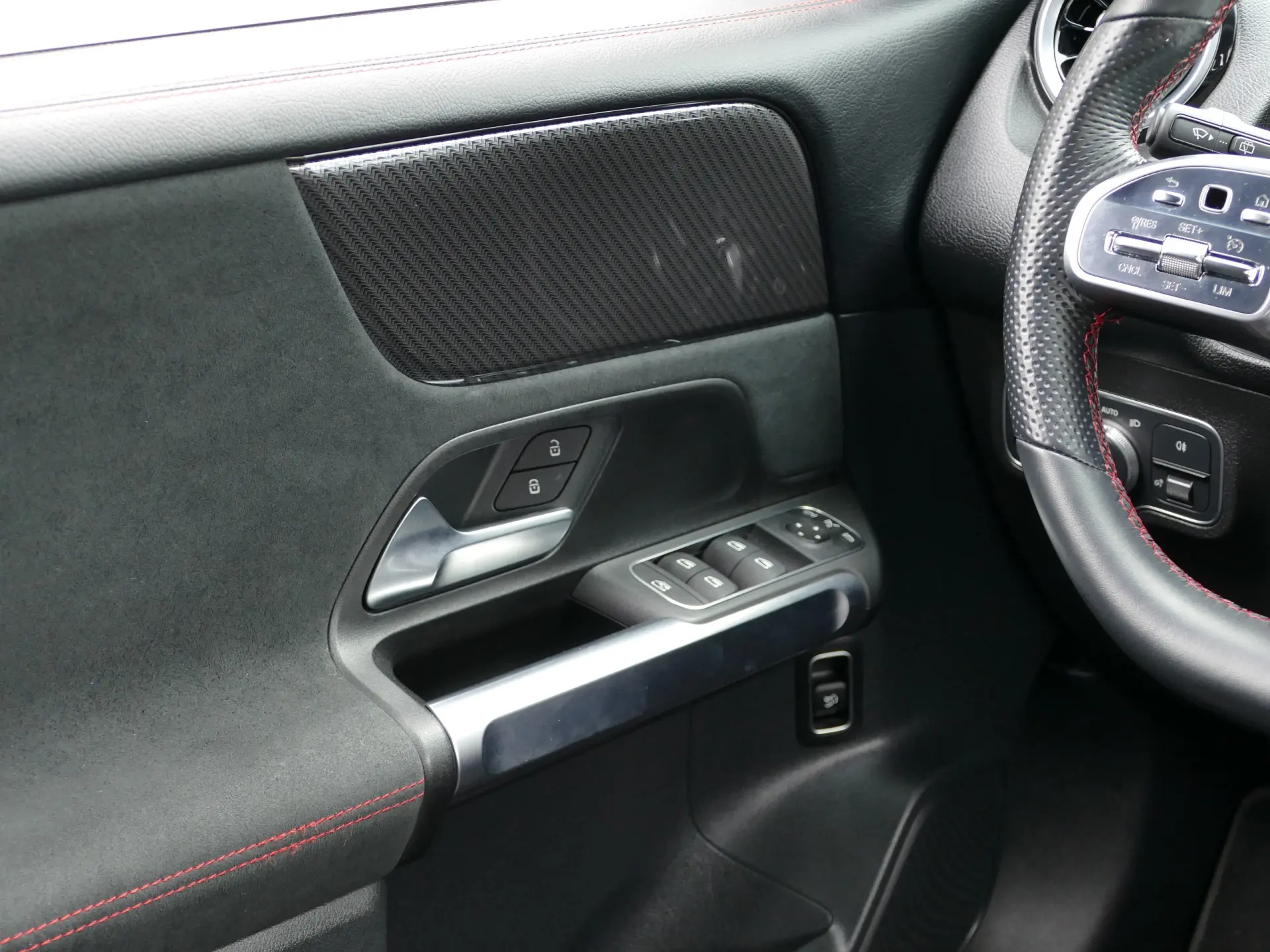 Mercedes-Benz GLB 180 d AMG Line 32