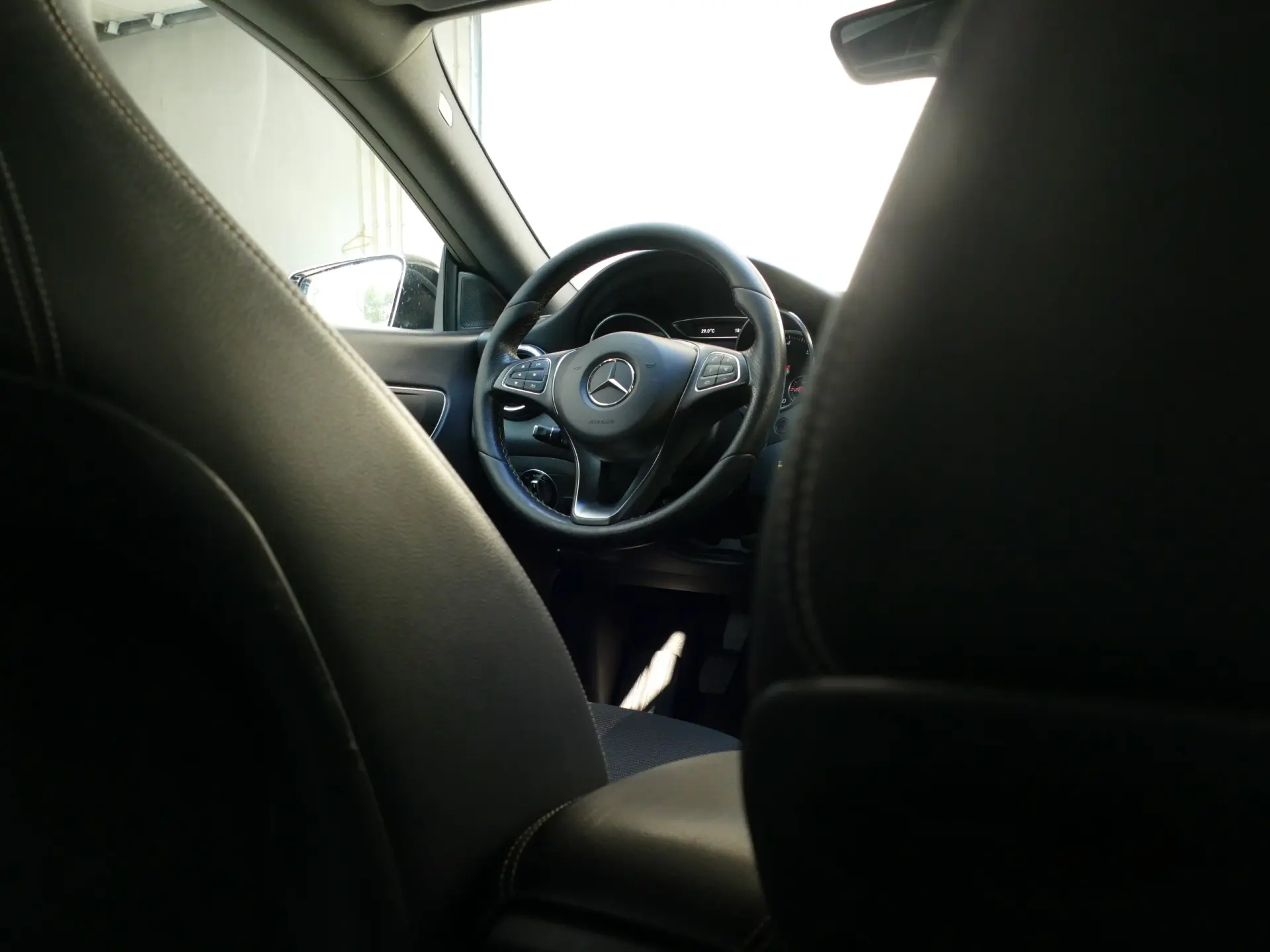 Mercedes-Benz CLA 180 d Shooting Brake Urban 30