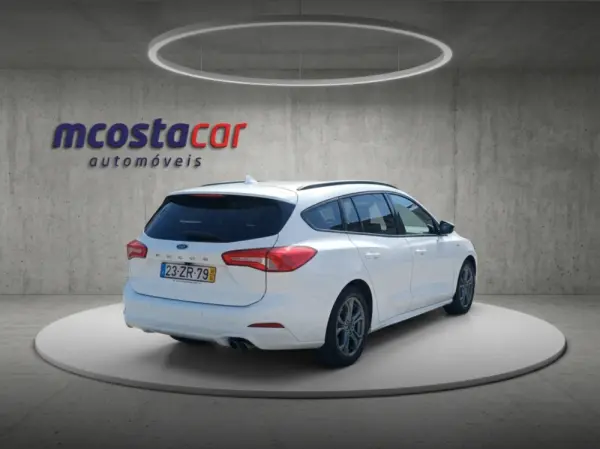 Ford Focus SW 1.5 TDCi EcoBlue ST-Line 6