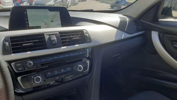 BMW 318 d Touring Advantage 21