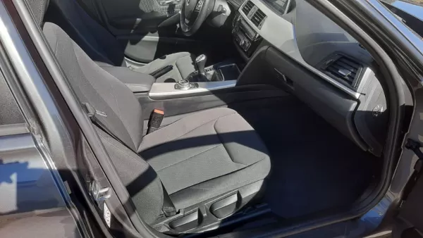 BMW 318 d Touring Advantage 24