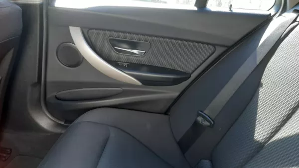 BMW 318 d Touring Advantage 27