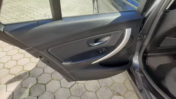 BMW 318 d Touring Advantage 30