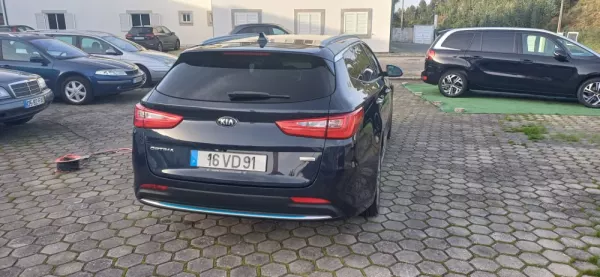 Kia Optima SW 2.0 CVVT PHEV 8