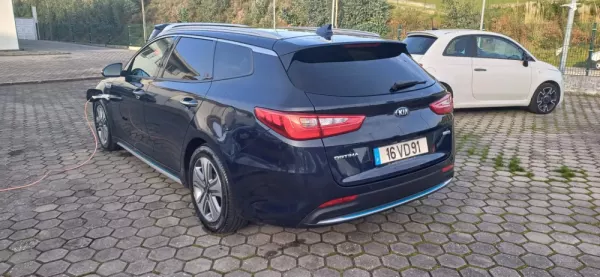 Kia Optima SW 2.0 CVVT PHEV 9