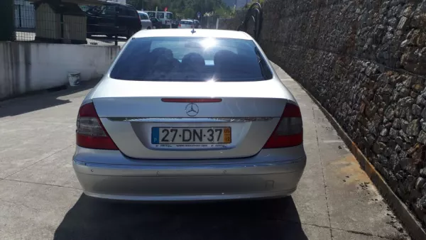 Mercedes-Benz E 280 Avantgarde 8