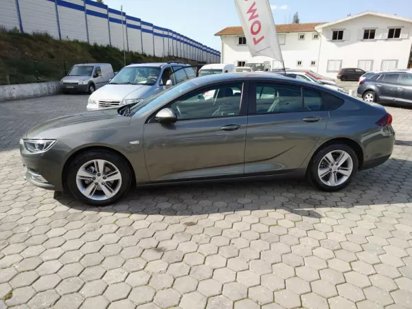 Opel Insignia Grand Sport 1.6 CDTi Selective 9