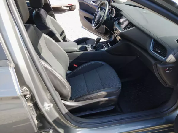 Opel Insignia Grand Sport 1.6 CDTi Selective 23