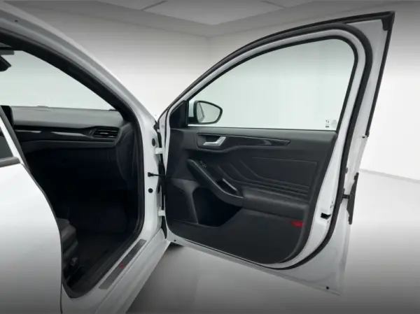 Ford Focus SW 1.5 TDCi EcoBlue ST-Line 16