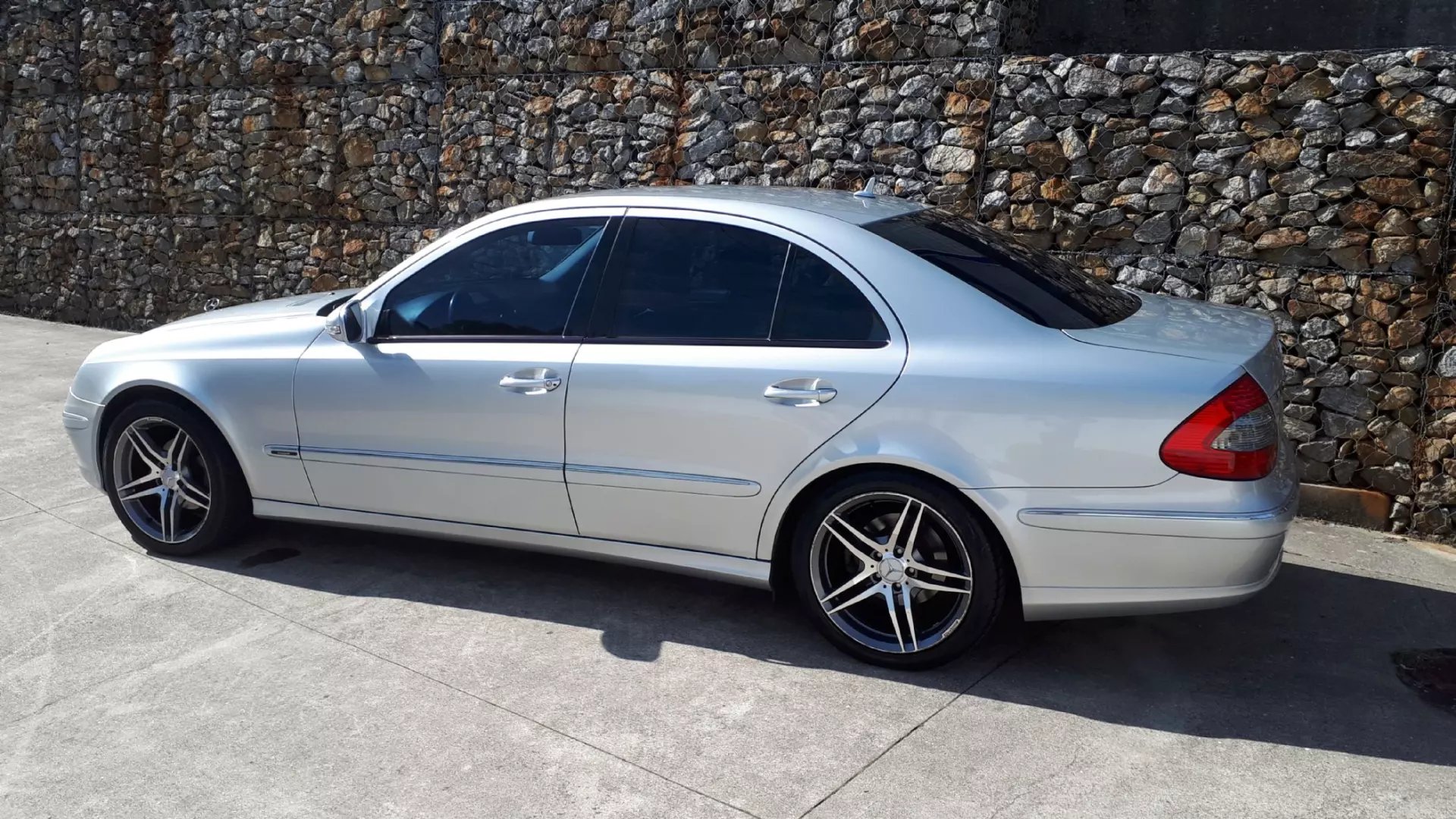 Mercedes-Benz E 280 Avantgarde 9