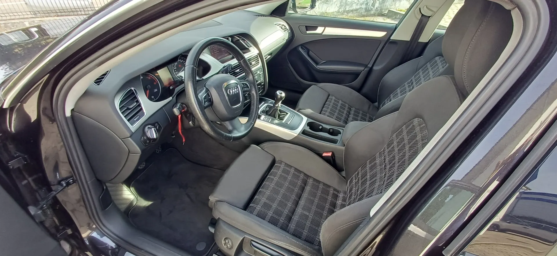 Audi A4 Avant 2.0 TDI Sport 13