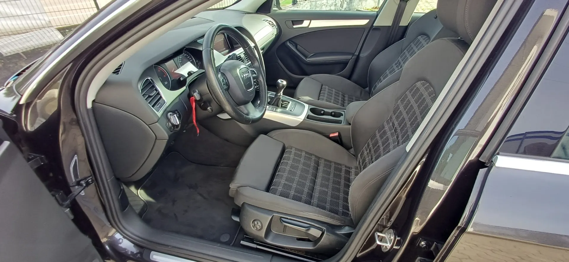 Audi A4 Avant 2.0 TDI Sport 31