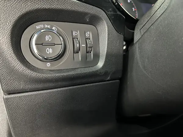 Opel Corsa 1.2 T Edition 21