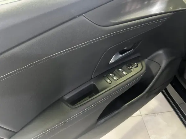 Opel Mokka 1.2 Hybrid GS eDCT 29