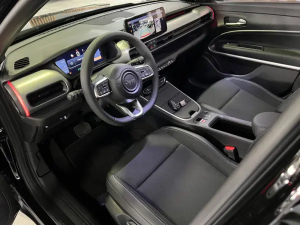 Jeep Avenger 1.2 e-Hybrid Summit DCT 23