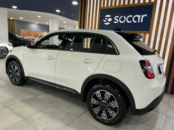 Fiat 600e 54 kWh (RED) 5