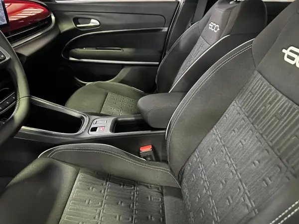 Fiat 600e 54 kWh (RED) 12