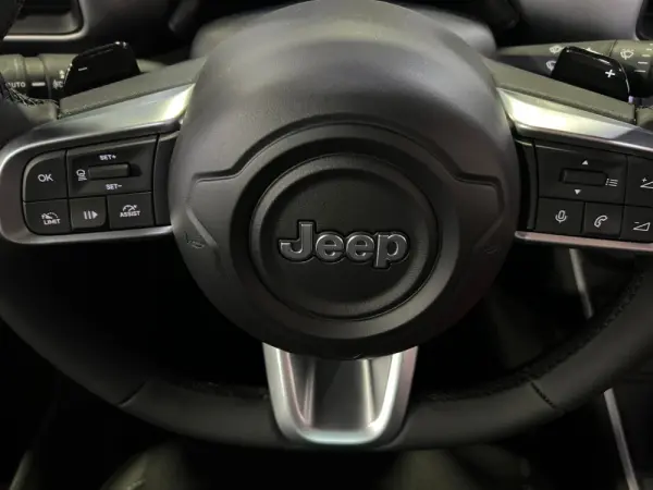 Jeep Avenger 1.2 e-Hybrid Summit DCT 20