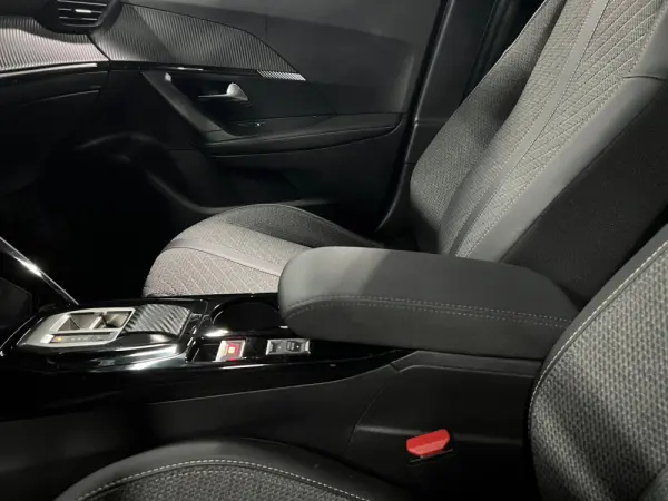 Peugeot 2008 1.2 Hybrid Allure e-DCS6 16