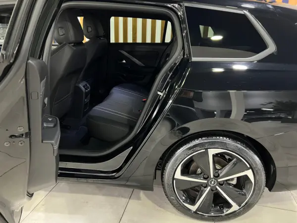 Opel Astra Sports Tourer 1.2 T Hybrid GS eDCT 19