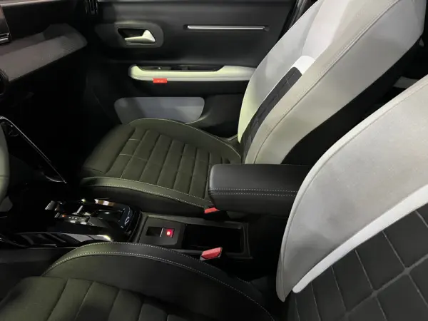 Citroën C3 1.2 Hybrid Max e-DSC6 9