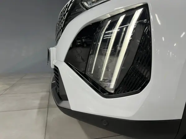 Peugeot 2008 1.2 Hybrid Allure e-DCS6 5