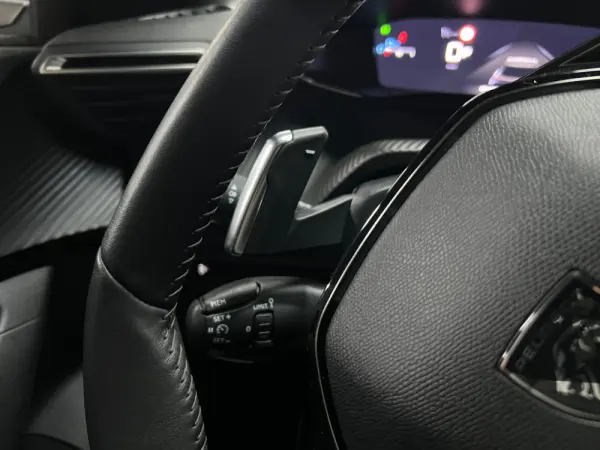 Peugeot 2008 1.2 Hybrid Allure e-DCS6 18