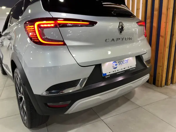 Renault Captur 1.0 TCe Techno 8