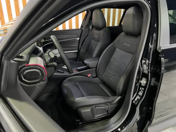 Jeep Avenger 1.2 e-Hybrid Summit DCT 15