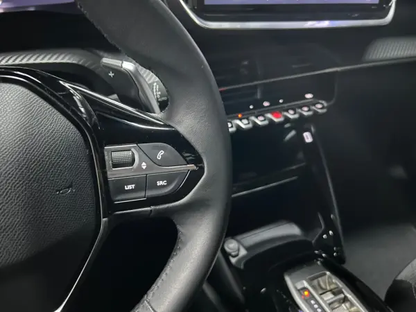 Peugeot 2008 1.2 Hybrid Allure e-DCS6 17