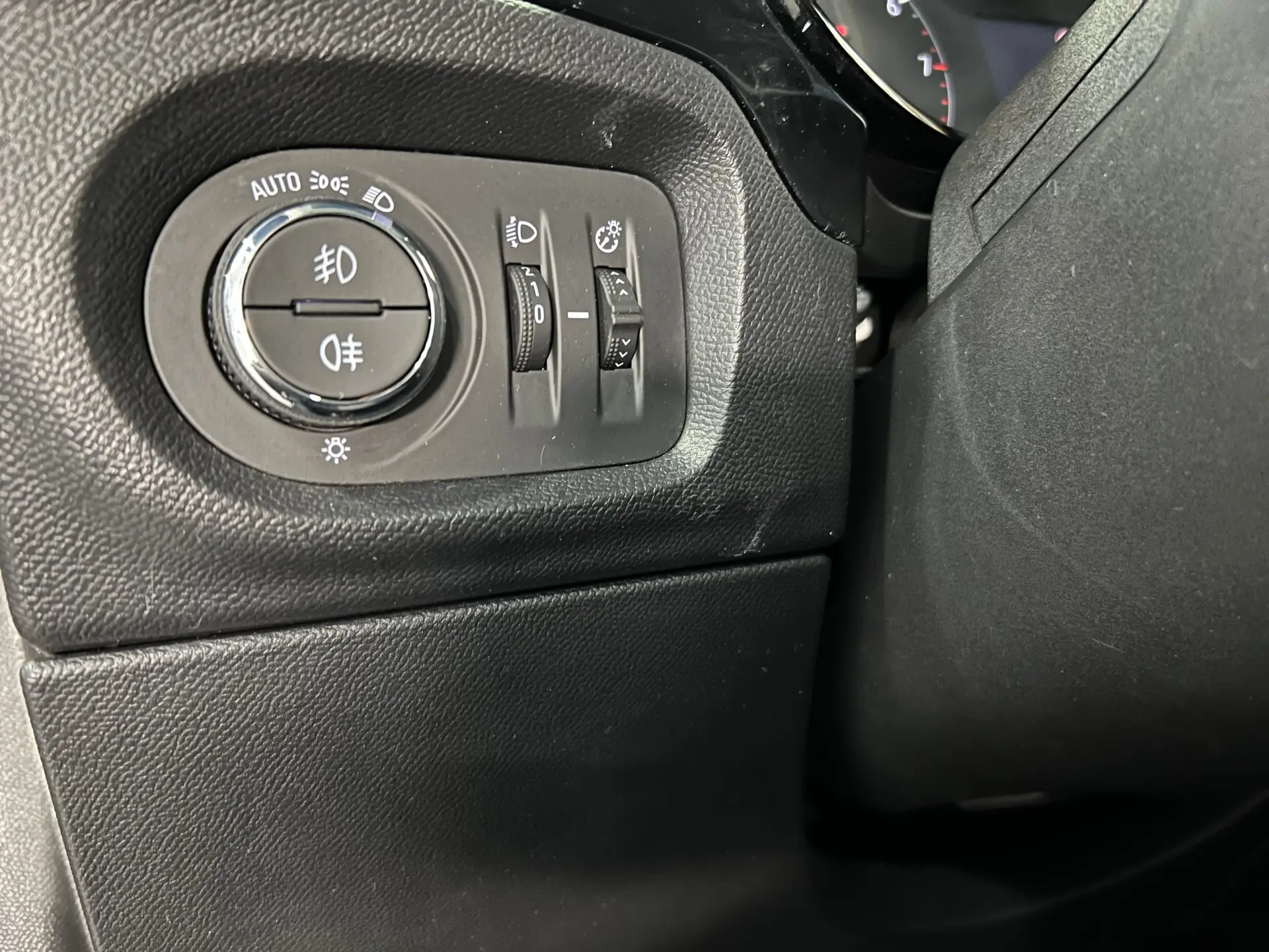 Opel Corsa 1.2 T Edition 21