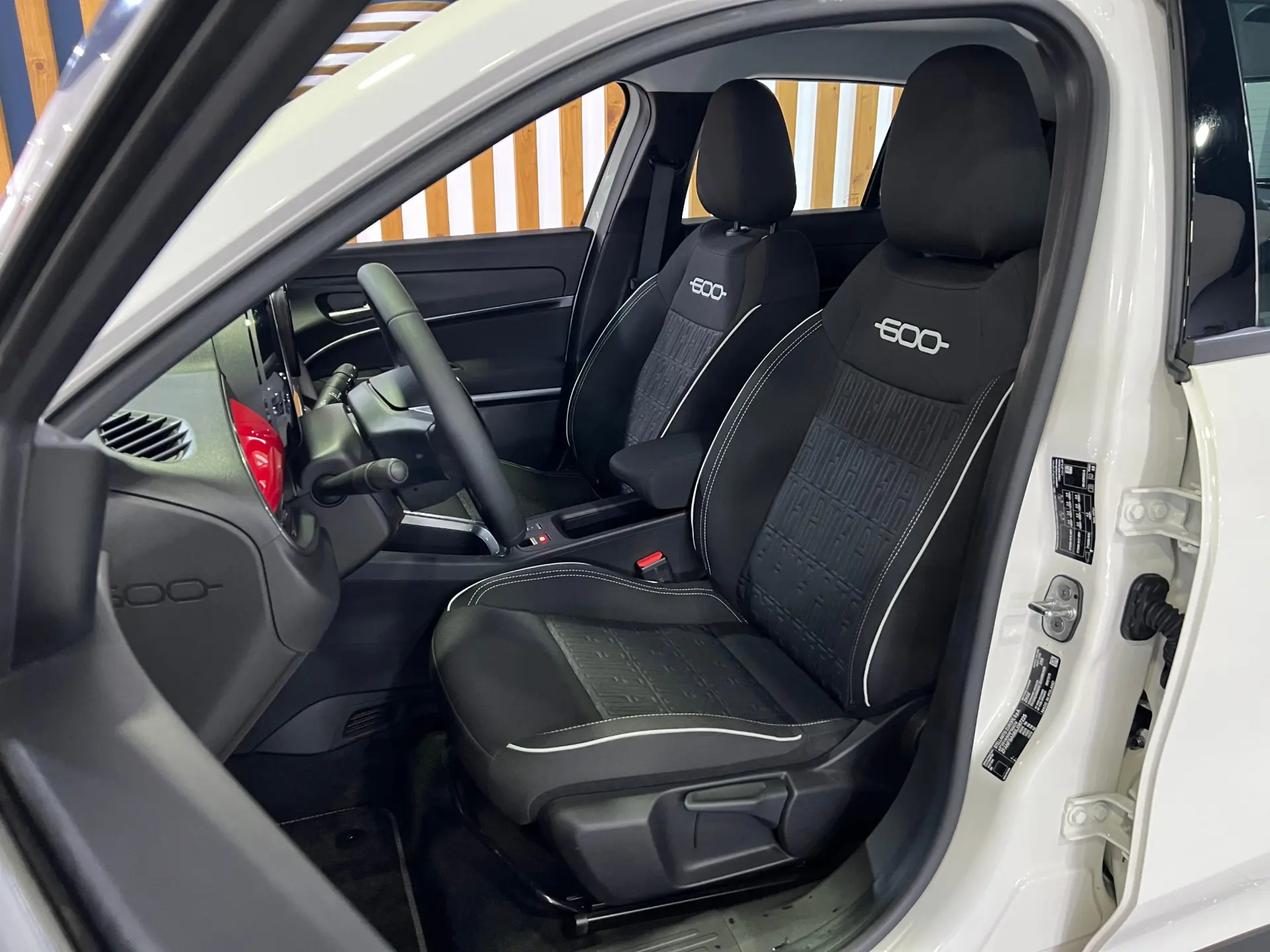 Fiat 600e 54 kWh (RED) 11