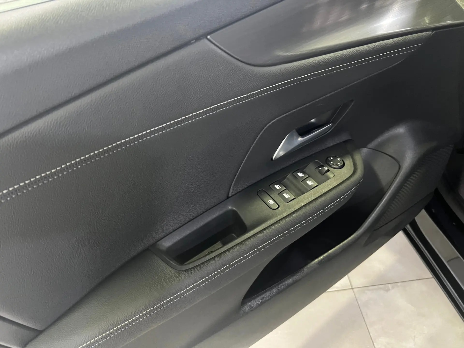 Opel Mokka 1.2 Hybrid GS eDCT 29