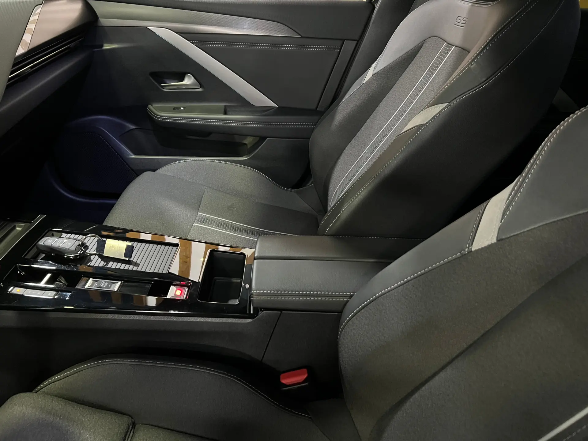 Opel Astra Sports Tourer 1.2 T Hybrid GS eDCT 16