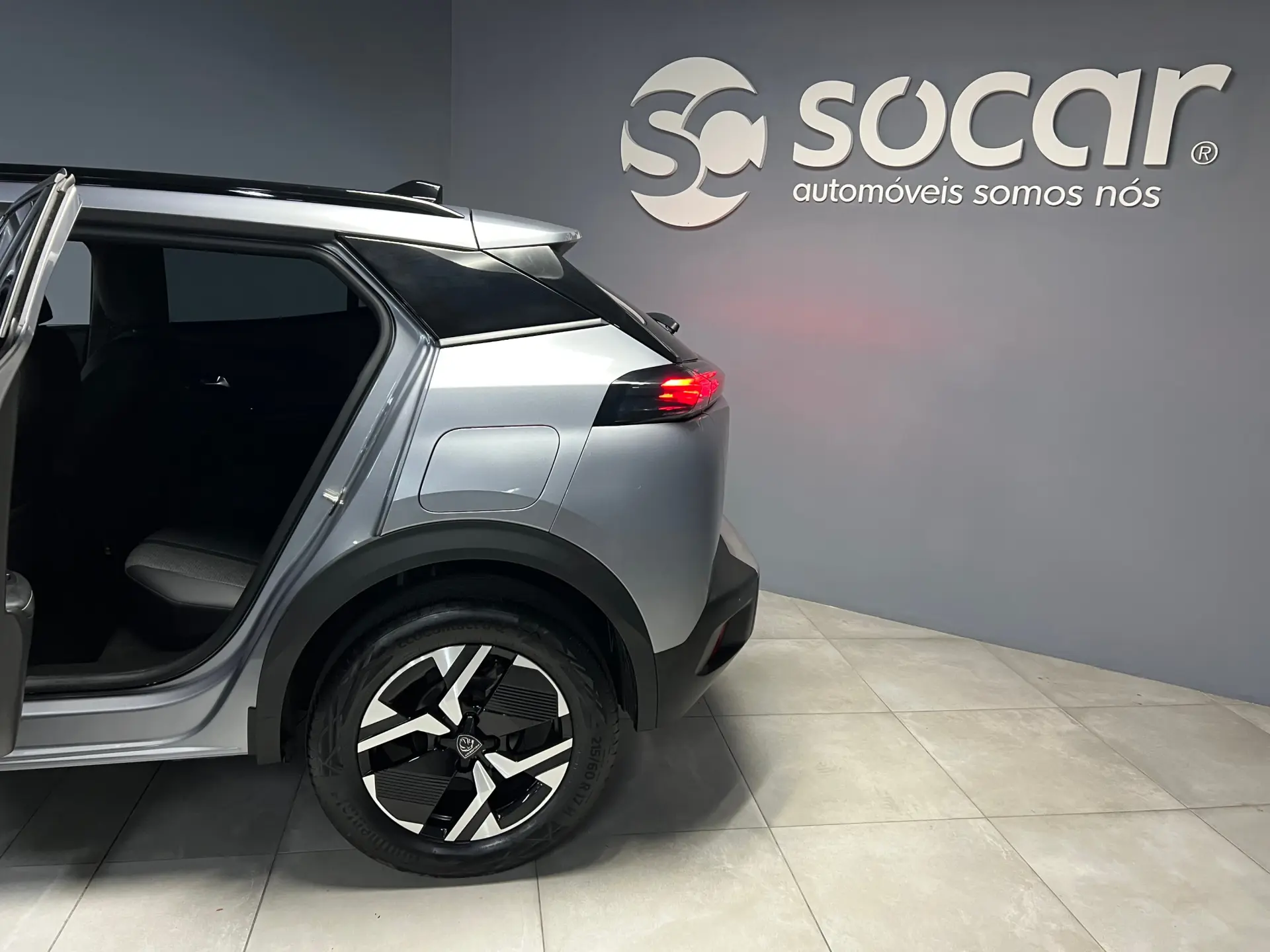 Peugeot 2008 1.2 Hybrid Allure e-DCS6 14