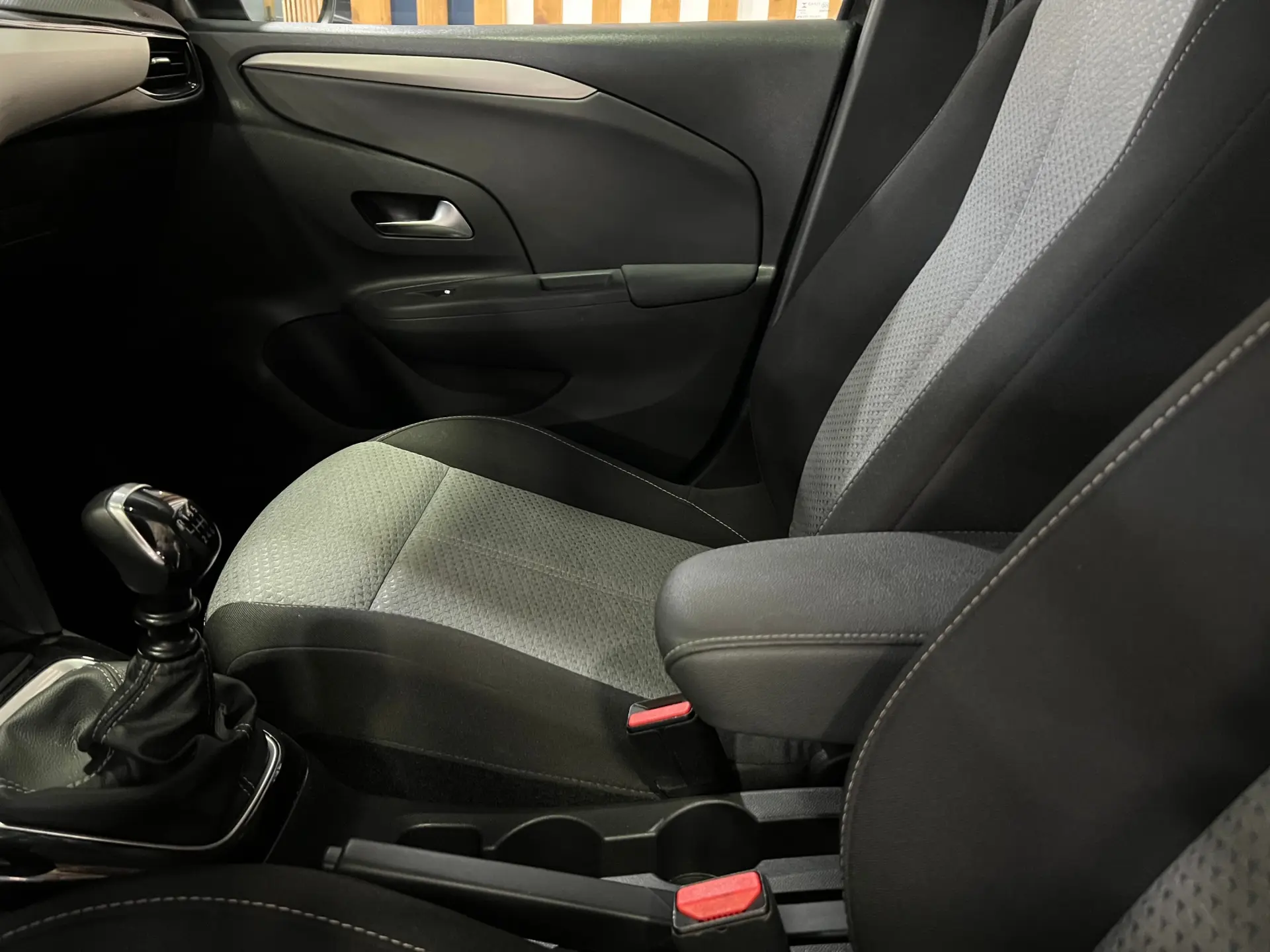 Opel Corsa 1.2 T Edition 9