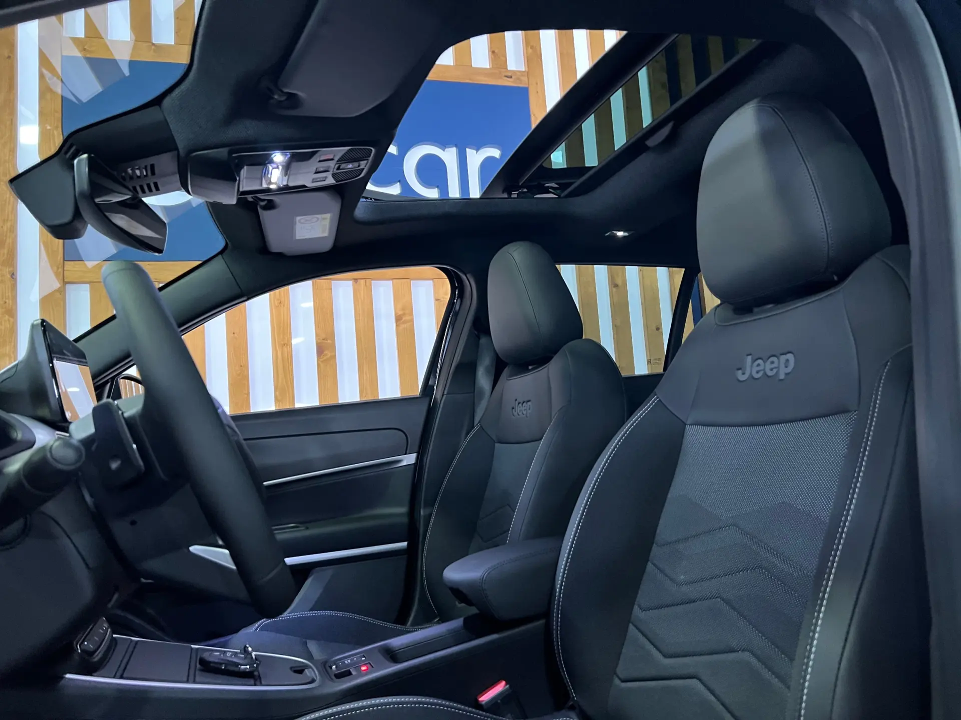 Jeep Avenger 1.2 e-Hybrid Summit DCT 2