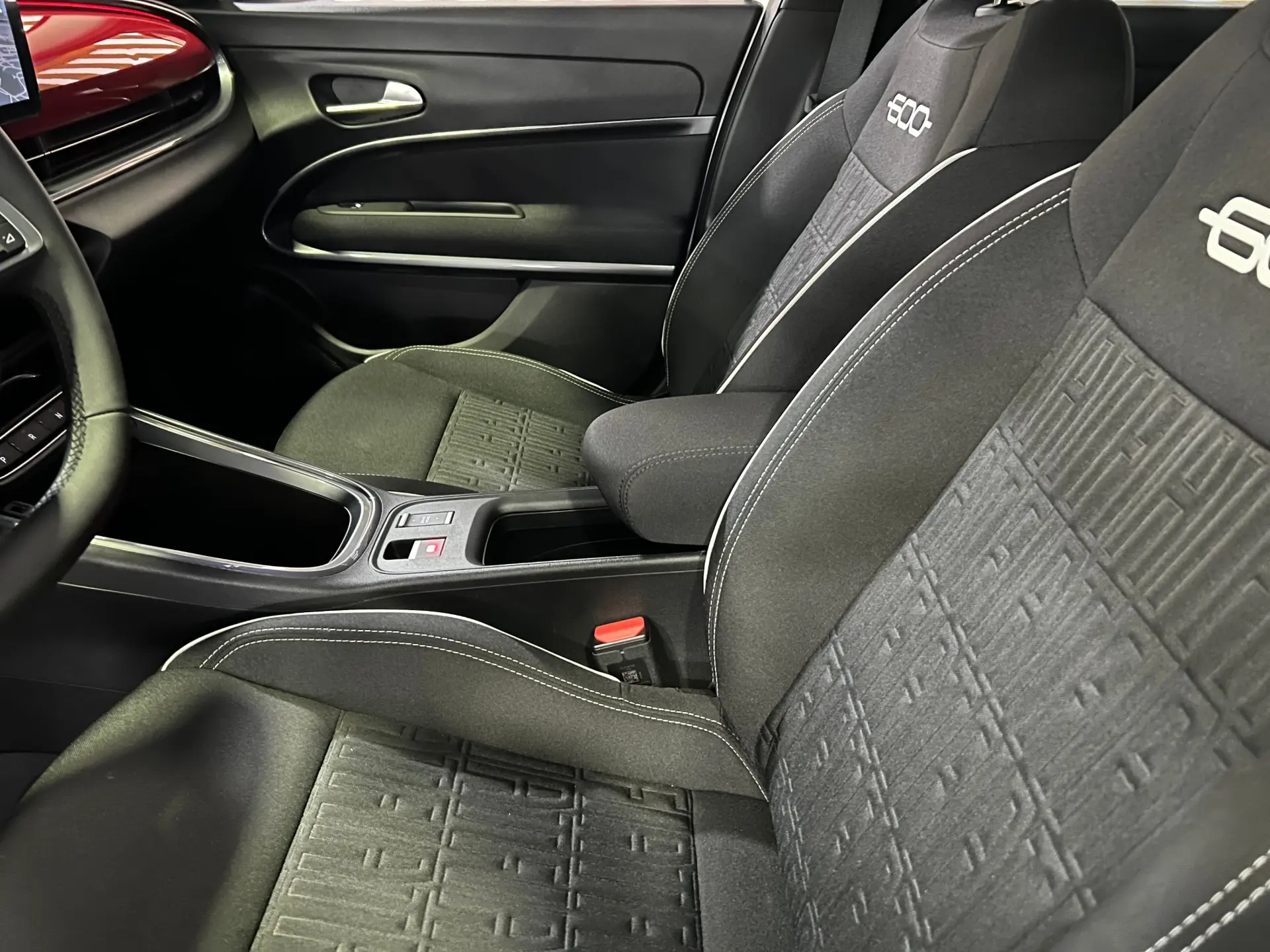 Fiat 600e 54 kWh (RED) 12