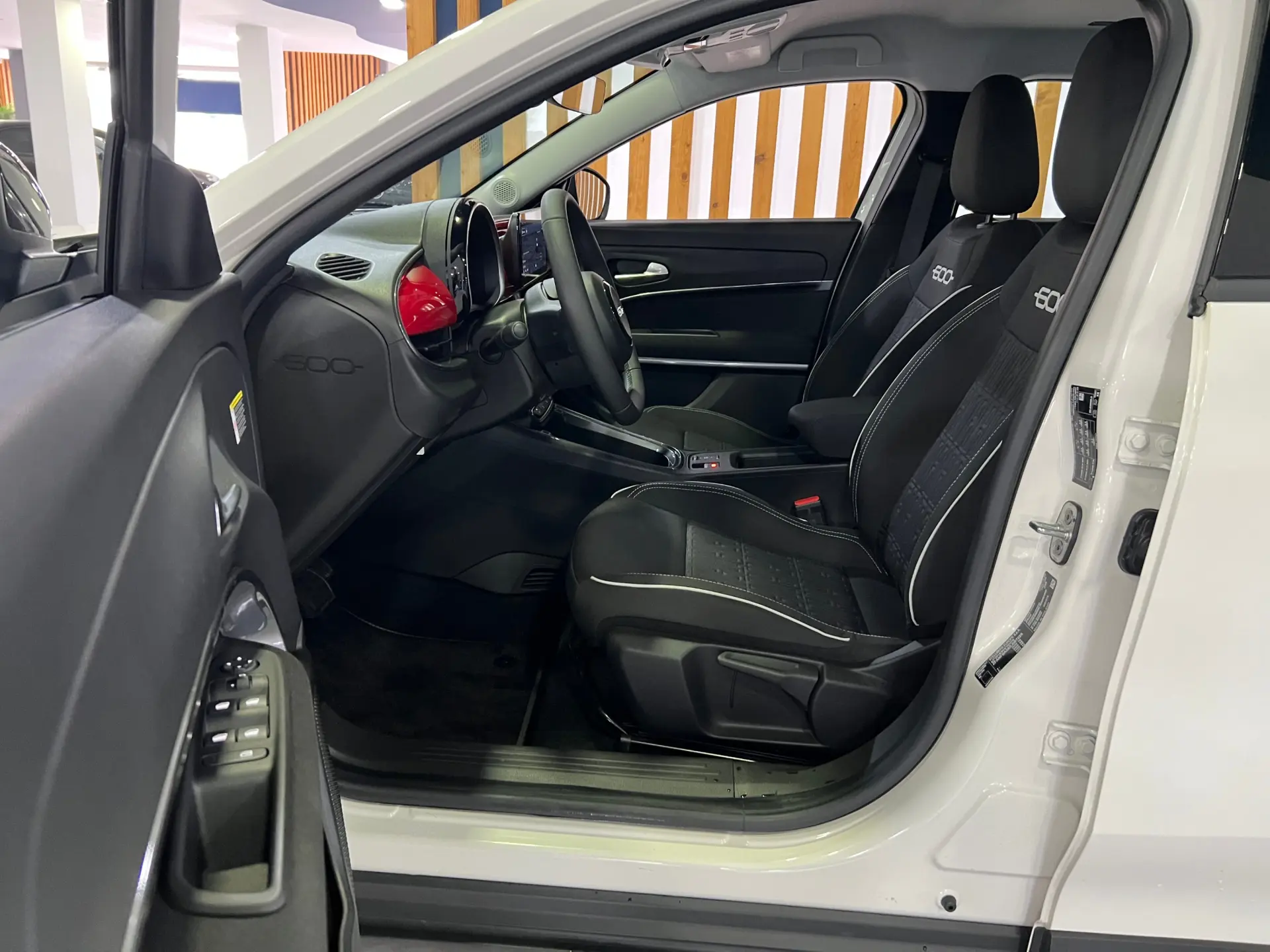 Fiat 600e 54 kWh (RED) 13