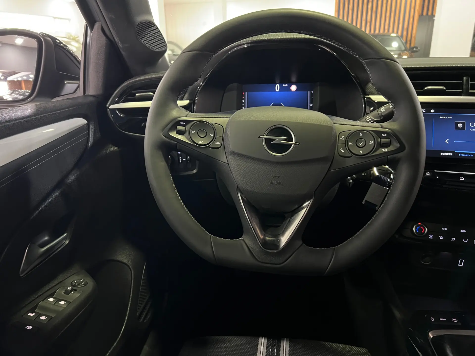 Opel Corsa 1.2 T GS 16