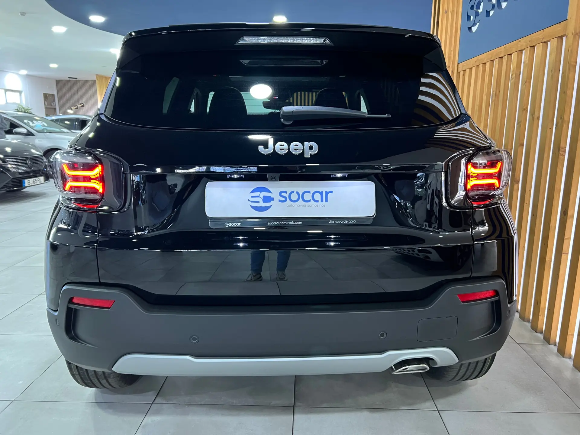 Jeep Avenger 1.2 e-Hybrid Summit DCT 11