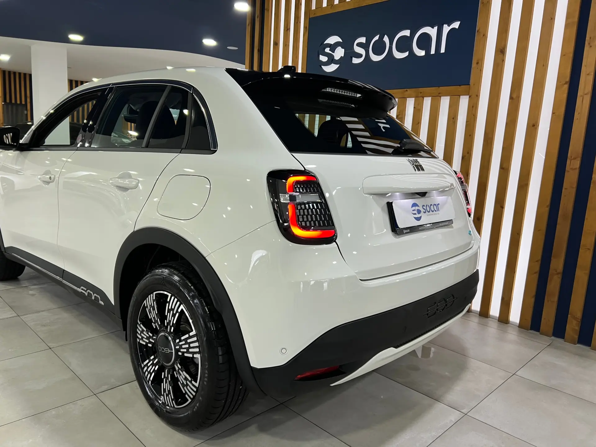 Fiat 600e 54 kWh (RED) 6