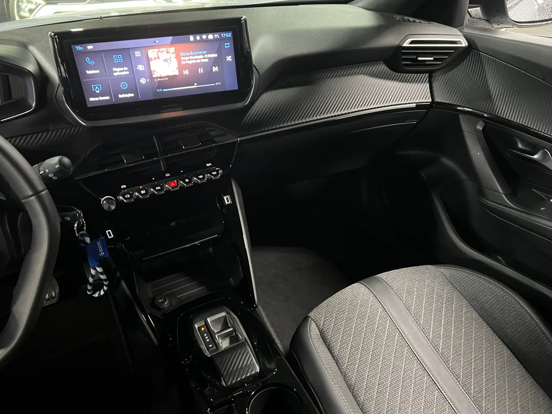 Peugeot 2008 1.2 Hybrid Allure e-DCS6 26
