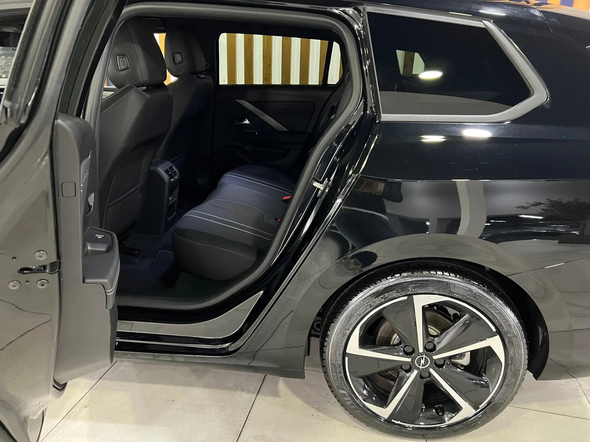 Opel Astra Sports Tourer 1.2 T Hybrid GS eDCT 19