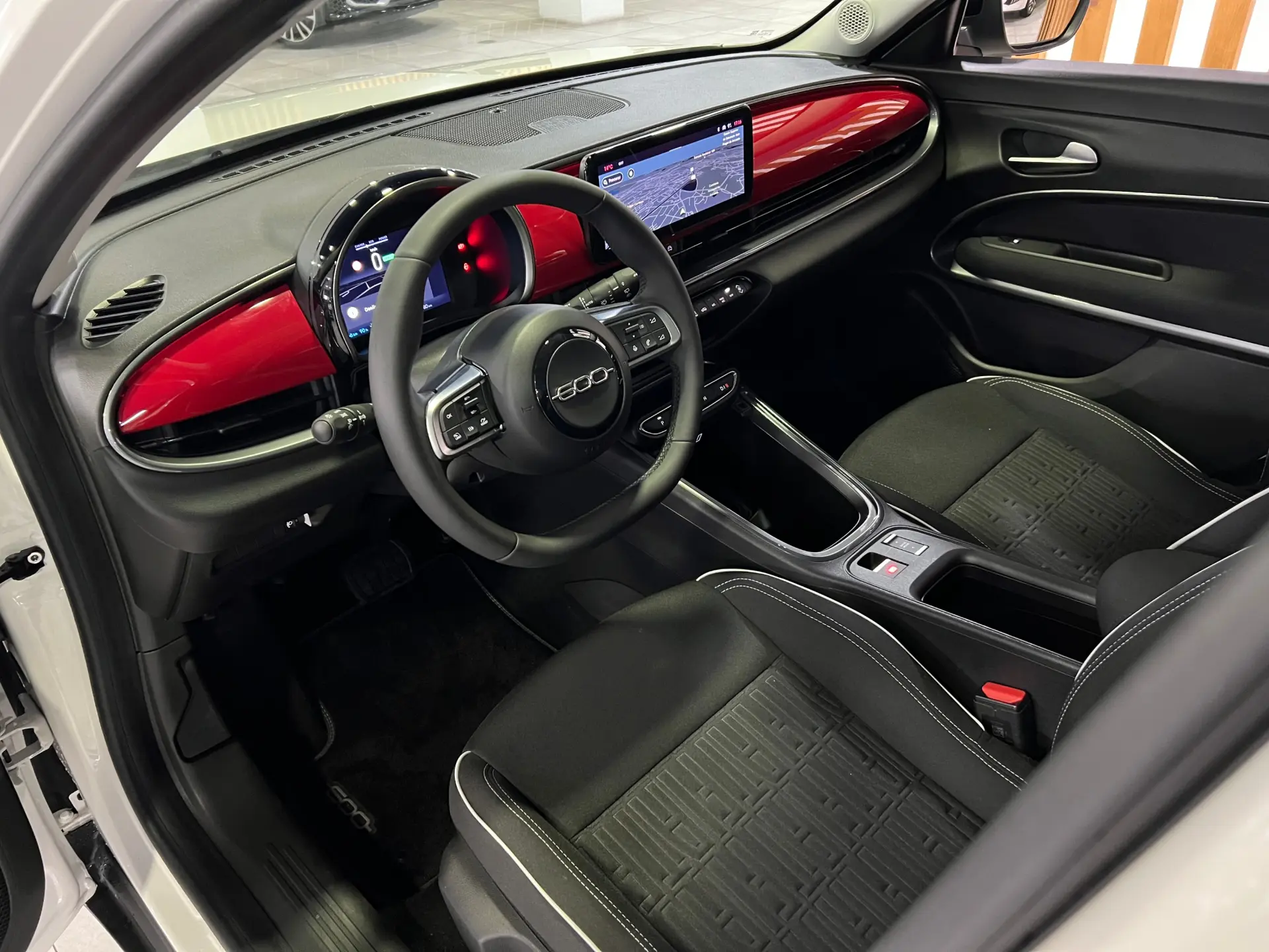 Fiat 600e 54 kWh (RED) 19