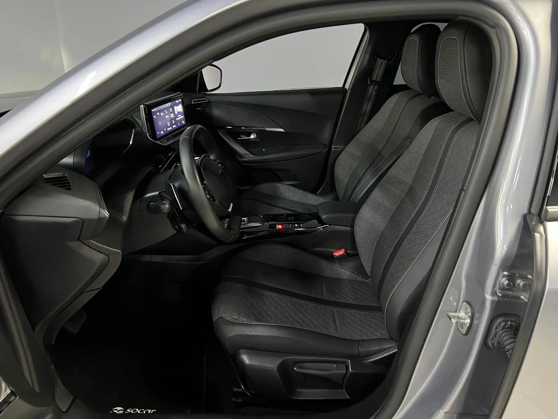 Peugeot 2008 1.2 Hybrid Allure e-DCS6 12