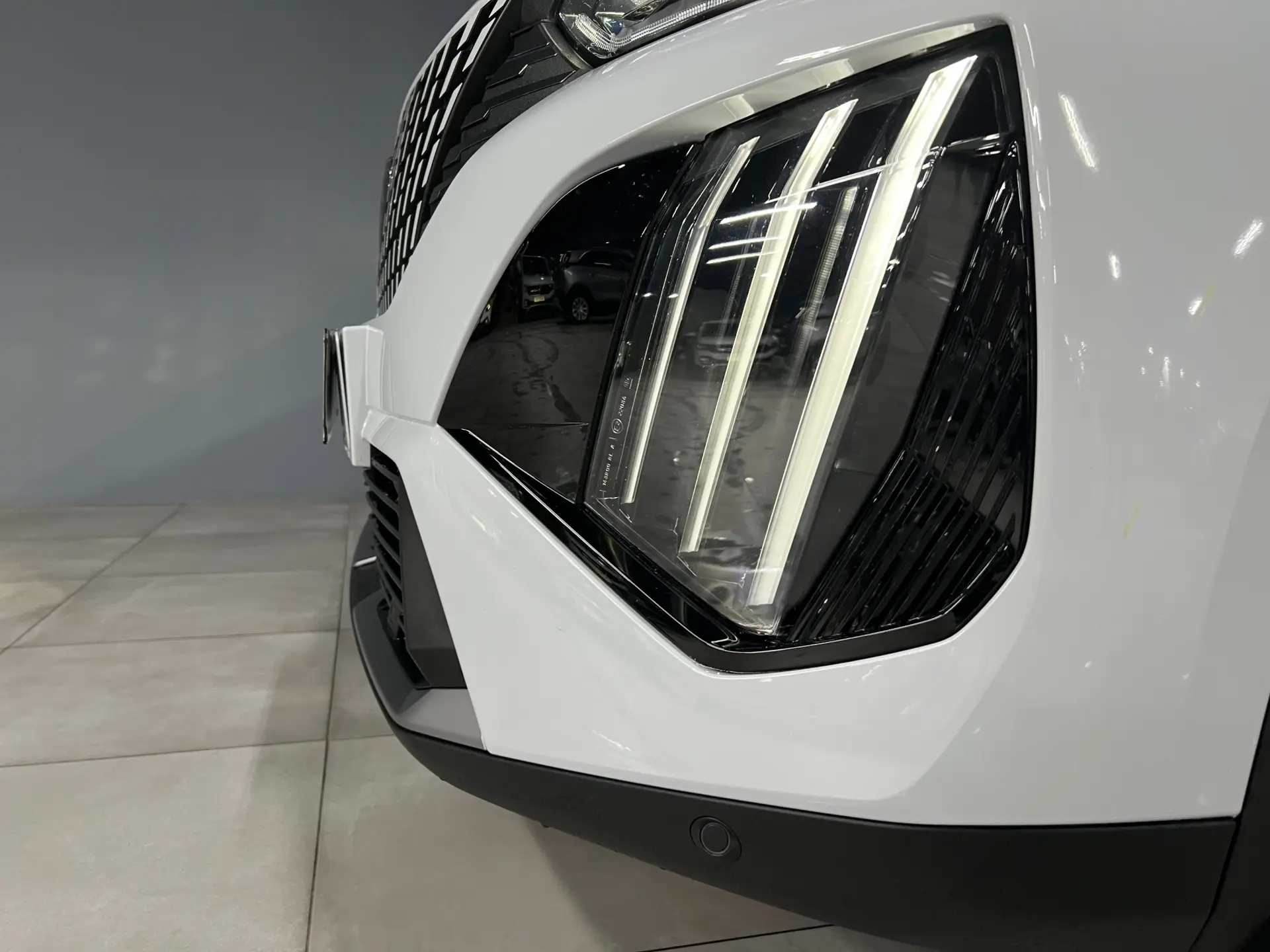 Peugeot 2008 1.2 Hybrid Allure e-DCS6 5