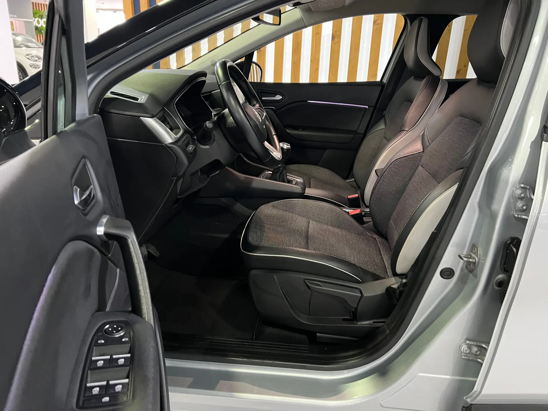 Renault Captur 1.0 TCe Techno 11