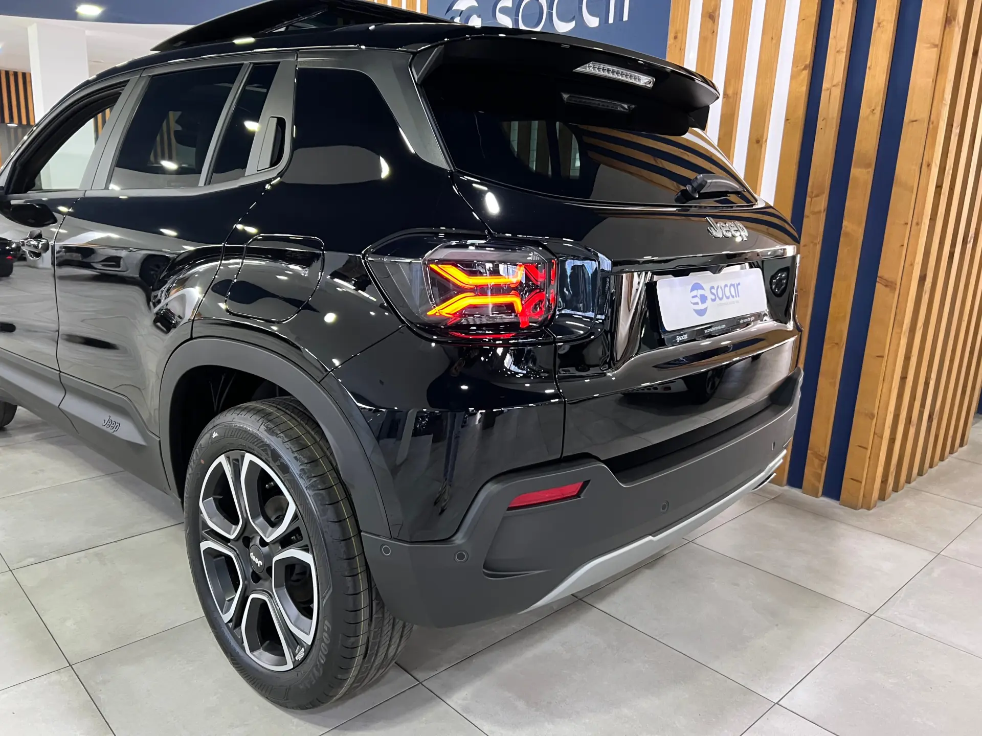 Jeep Avenger 1.2 e-Hybrid Summit DCT 9