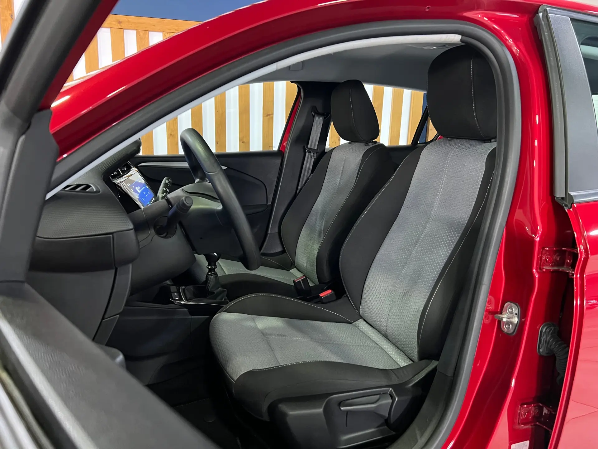 Opel Corsa 1.2 T Edition 10